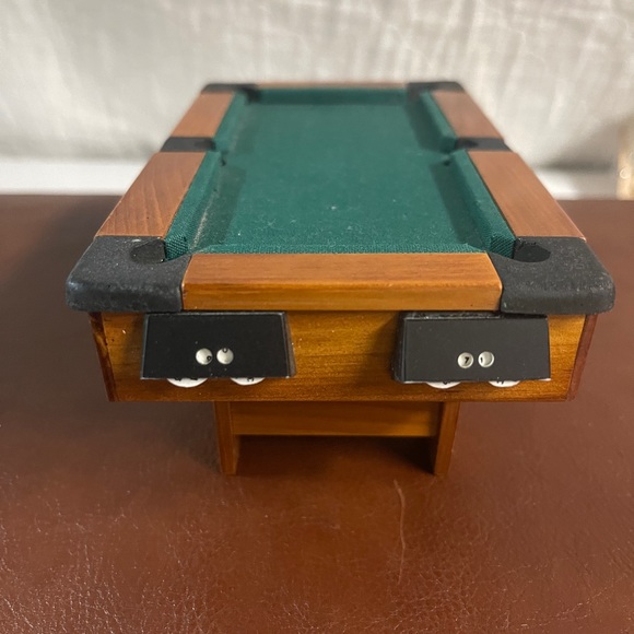 Very Rare Miniature Wood Billiards Table with Accessories by John Gullaksen. - Picture 3 of 15